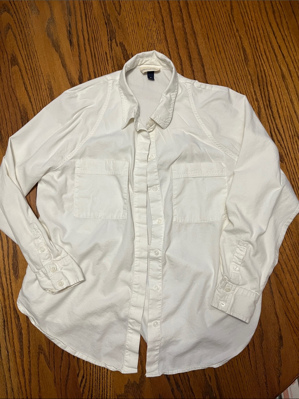 Universal Thread White Women's Casual Button-Down Shirt
